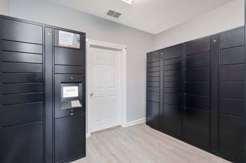 Parcel lockers- tampa apartments